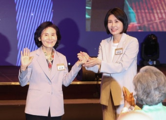 배우자도 뛴다…김혜경·설난영 여사 ‘내조 경쟁’ | 서울경제 배우자도 뛴다…김혜경·설난영 여사 ‘내조 경쟁’