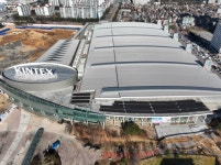 고양시, 킨텍스 옥상 태양광 발전소 가동…연 1.2억 절감 | 서울경제 고양시, 킨텍스 옥상 태양광 발전소 가동…연 1.2억 절감