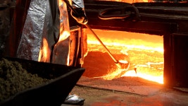 설에도 용광로를 지키는 사람들 – 포스코그룹 뉴스룸 설에도 용광로를 지키는 사람들