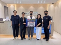 칠곡군 왜관일층정형외과, 취약계층을 위해 참치캔 200박스 기탁  칠곡군 왜관일층정형외과, 취약계층을 위해 참치캔 200박스 기탁