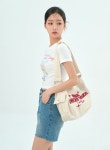 [[무료배송] 자수 레터링 숄더 백 BA1804] 블링샵 [[무료배송] 자수 레터링 숄더 백 BA1804]