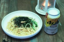 おとなの週末：秋のアウトドアシーズン到来!!キャンプ飯にぴったりの「スーパードライ」はどれだ？ | 毎日新聞