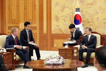 문재인 대통령, 섀너핸 미국 국방장관 대행 접견 관련 서면브리핑 상세보기|한미관계 관련 이슈주 휴스턴 대한민국 총영사관