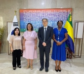 신송범 대사, UNFPA 신임 상주대표 면담(8.8) 상세보기|공관 활동 | 주가봉 대한민국 대사관 주가봉 대한민국 대사관 