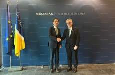 홍석인 대사, 유로폴(EUROPOL) Jürgen Ebner 부대표 면담 상세보기|대사관 활동사항 | 주네덜란드 대한민국 대사관 주네덜란드 대한민국... 