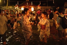 水の中をじゃぶじゃぶ！京都人に愛される「みたらし祭」の夏の宵 | 朝日新聞デジタルマガジン＆[and]