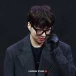 안경 사이로 콕콕 - 강승윤 갤러리 안경 사이로 콕콕  - 강승윤 갤러리