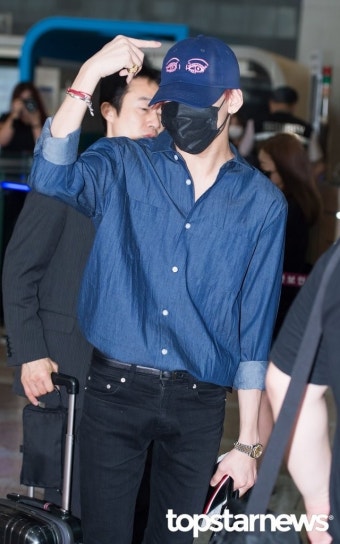 [hd포토] 갓세븐(got7) 뱀뱀, ‘이게 제 눈이에요!’    #갓세븐 #got7 #뱀뱀 #bambam #으른밤밤.  - scoopnest.com