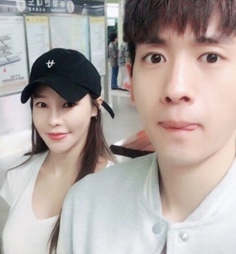 ”알콩달콩” 미나류필립, 압구정 데이트 공개 - 일간스포츠 ”알콩달콩” 미나류필립, 압구정 데이트 공개