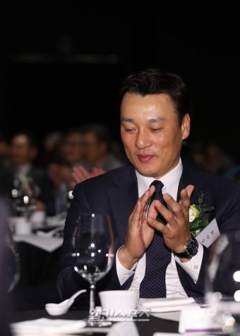 [조아제약 야구대상] 이승엽-류현진, 가치를 매길 수 없는 2017년 - 일간스포츠 [조아제약 야구대상] 이승엽-류현진, 가치를 매길 수 없는 2017년