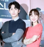 [현장IS] ´오목소녀´, 라이징 신예 박세완의 ´병맛´ 오목 한판승  - 일간스포츠 [현장IS] ´오목소녀´, 라이징 신예 박세완의 ´병맛´ 오목 한판승 