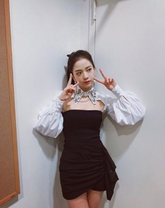 ”새초롬한 표정”..블랙핑크 지수, ´굿모닝 아메리카´ 출연 인증샷  - 일간스포츠 ”새초롬한 표정”..블랙핑크 지수, ´굿모닝 아메리카´ 출연...