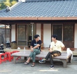 ”즐거운 청춘들”..최성국, ´불청´ 비하인드 컷 공개 - 일간스포츠 ”즐거운 청춘들”..최성국, ´불청´ 비하인드 컷 공개