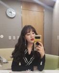 허영지, 흑발 염색 후 세련美 업그레이드 ”흑지입니다” - 일간스포츠 허영지, 흑발 염색 후 세련美 업그레이드 ”흑지입니다”