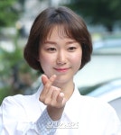 [화보]이시아, 이유영. 남심 저격 하트 대결 - 일간스포츠 [화보]이시아, 이유영. 남심 저격 하트 대결