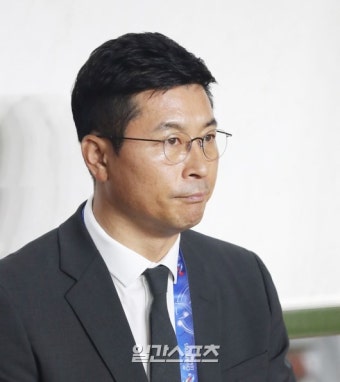 [포토]김도훈 감독, 수원 삼성 잡아야 - 일간스포츠 [포토]김도훈 감독, 수원 삼성 잡아야