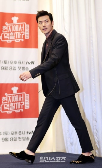 [포토]김강우, 첫 예능도전 먹힐까요? - 일간스포츠 [포토]김강우, 첫 예능도전 먹힐까요?