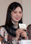[포토]박수아(리지), 낙원사의 새 직원이랍니다 - 일간스포츠 [포토]박수아(리지), 낙원사의 새 직원이랍니다