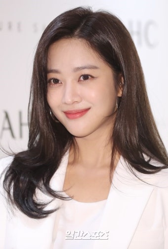 [포토]조보아, ´눈부신 명품 미소´ - 일간스포츠 [포토]조보아, ´눈부신 명품 미소´