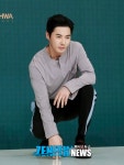 [Z스압포토] 신화 ④ 전진-앤디 ´그 눈빛에 내 마음 사르르´(기자간담회) - 일간스포츠 [Z스압포토] 신화 ④ 전진-앤디 ´그 눈빛에 내 마음... 