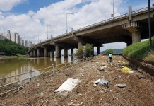 비가 온 후의 안양천과 탄천 자전거 도로