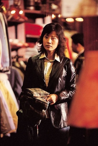 The Uninvited (4인용 식탁) Korean  - Movie - Picture @ HanCinema :: The Korean Movie and Drama Database The Uninvited (4인용...