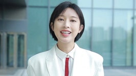 온라인에서 시 10月21日，张俪携《蝴蝶公墓》空降泡泡 (2017) 자막 언어 – iQIYI | iQ.com 10月21日，张俪携《蝴蝶公墓》空降泡泡... 