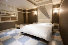 Regency Hotel in Seongnam-si - Room Deals, Photos & Reviews