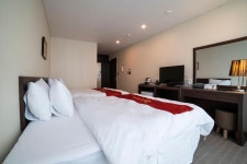Ramada Encore Pyeongtaek in Pyeongtaek-si - Room Deals, Photos & Reviews