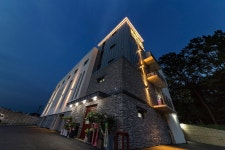 Hotel Leeds in Pyeongtaek-si - Room Deals, Photos & Reviews