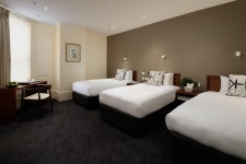 Best Price on The Victoria Hotel in Melbourne + Reviews!