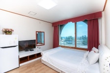 East House, Donghae-si - Booking Deals, Photos & Reviews