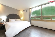 Radiance Tourist Hotel in Geoje-si - Room Deals, Photos & Reviews