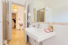 로마의 Check Inn Rooms BB (Pet-friendly) | 2020 최신 특가 ₩52250 | HD 사진 & 이용후기