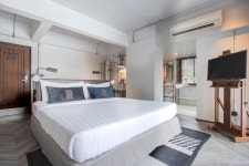 IR-온 호텔 (IR-ON Hotel) - 몽키트래블