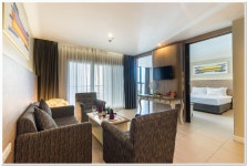 씨 미 스프링 호텔 투 (Sea Me Spring Too Hotel) - 몽키트래블