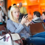 해외작가포토 - 클립아트코리아 :: 통로이미지(주) __적합한콘텐츠,가방,공항,관광객,관광지,기다리기,기차,네트워크,라운지,로비,모바일,버스,벤치... 