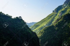 산 로열티 무료 사진, 그림, 이미지 그리고 스톡포토그래피. Image 66368885 산