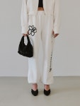 [320쇼룸]Blooming flower Logo printing Jorger pants Off white [W CONCEPT]