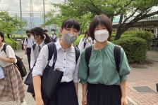 私服着用で議論が活発に 京都の高校が導入する「オフィス・カジュアルデー」の効果|学習と健康・成長|朝日新聞EduA