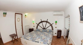 Hotel Ausonia (이탈리아 나폴리) - Booking.com ★★★ Hotel Ausonia, 나폴리, 이탈리아