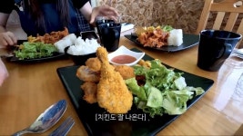 몽골 고비사막 한가운데 식당에 들어간 여행자 > 유머방 | 뀨잉넷 - 온세상 모든 웹코믹이 모이는 곳 몽골-고비사막-한가운데-식당에-들어간-여행자