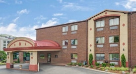 Booking.com:호텔 Airport Super 8 Opryland Nashville Music City,내슈빌,미국 - 1109고객 이용 후기.지금 바로 예약하세요!... 