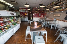 Eagle Rock Mall앞 작은식당 싸게 매물 55K & 85K - 라디오코리아
