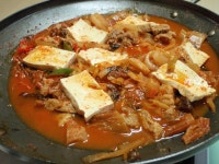 언제 먹어도 물리지 않는 돼지고기 김치찌개 언제 먹어도 물리지 않는 돼지고기 김치찌개 