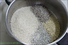 입맛없는 여름에 유색햇보리쌀로 맛난 보리밥을 지어요~[녹색찰보리쌀... 유색햇보리쌀로 맛난 보리밥을 지어요~[녹색찰보리쌀,흰찰보리쌀... 