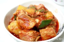 ::매운돼지갈비찜 :: 술을 부르는 매콤~하면서도 보들보들한 매운 돼지갈비찜.