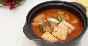 얼큰한 돼지고기 김치찌개