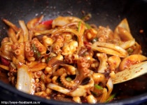 알찬 보양식 주꾸미볶음