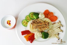 훈제돼지등심 샐러드